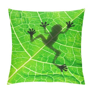 Personality  Frog Shadow Pillow Covers