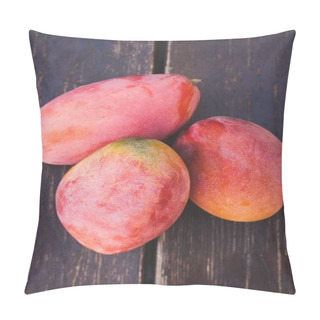 Personality  Sweet Ripe Mango Fruits Over Wooden Table Pillow Covers