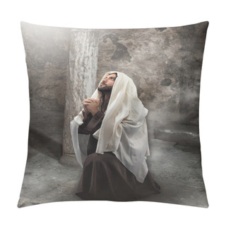 Personality  Jesus Kneel In Prayer Pillow Covers