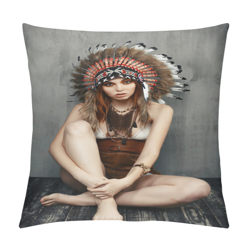 Personality  Lady In The Indian Roach Pillow Covers