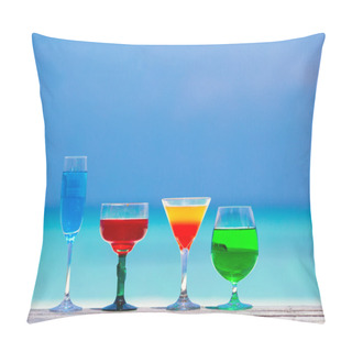 Personality  Refreshing Cocktail On Beach Table Pillow Covers