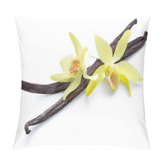 Personality  Dried Vanilla Fruits And Orchid Vanilla Flower Isolated On White Background. Pillow Covers
