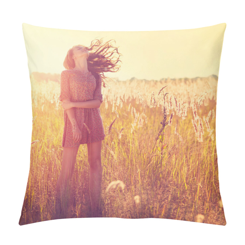 Personality  Beauty Girl Outdoor. Teenage Model Girl Posing in Sun Light pillow covers