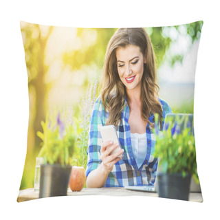 Personality  Beautiful Young Woman Gardening Pillow Covers