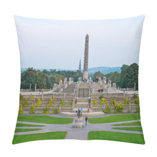 Personality  Statues In Vigeland Park Pillow Covers