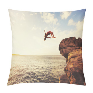 Personality  Cliff Jumping Extreme At Sunset Pillow Covers