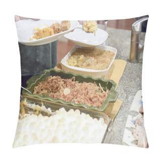 Personality  People Serving Themselves Thanksgiving Dinner Pillow Covers