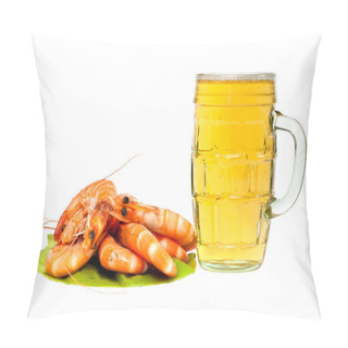 Personality  Fresh Shrimp On Lettuce Leaf And A Glass Of Beer Isolated On White Backgrou Pillow Covers