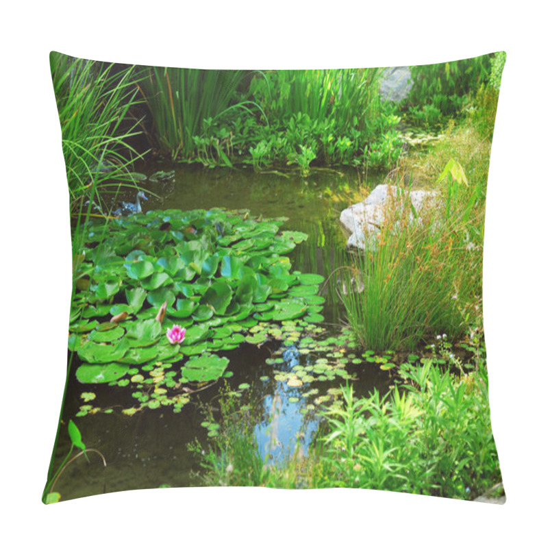 Personality  Pond landscaping pillow covers