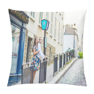 Personality  Young Romantic Couple Waiting For A Bus Pillow Covers