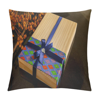 Personality  Chinese Festival, Family Reunion Through The Mid-Autumn Festival, Tied With A Ribbon Gift Box Pillow Covers
