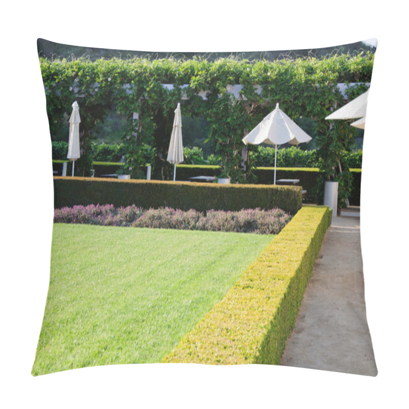 Personality  Landscaped Garden with Dining Tables pillow covers