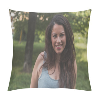 Personality  Beautiful Curvy Girl Posing In An Urban Context Pillow Covers