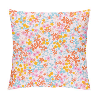 Personality  Gentle Romantic Seamless Romantic Naive Flower Ditsy Pattern With Leaves Pillow Covers