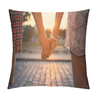 Personality  Loving Couple Holding Hands Pillow Covers
