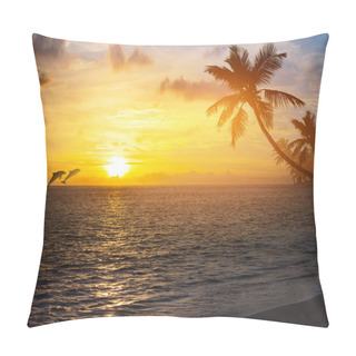 Personality  Art Beautiful Sunrise Over The Tropical Beach Pillow Covers