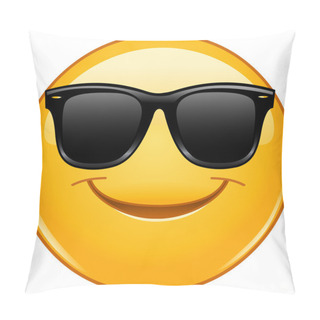 Personality  Smiling Emoticon With Sunglasses Pillow Covers