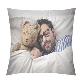 Personality  Man Holding His Teddy Into Bed Pillow Covers