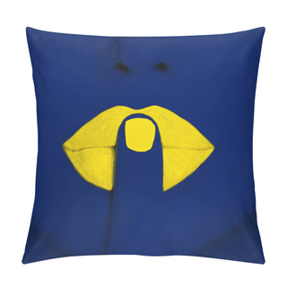 Personality  Finger On Yellow Lips Pillow Covers