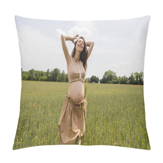 Personality  Happy Pregnant Woman Standing In Field With Spikelets Pillow Covers