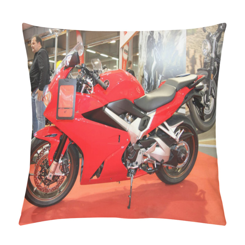 Personality  Honda at Belgrade Car Show pillow covers