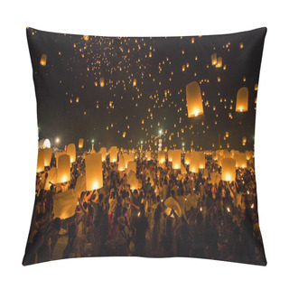 Personality  Floating Lanterns Yeepeng Or Loi Krathong Festival At Chiang Mai Pillow Covers