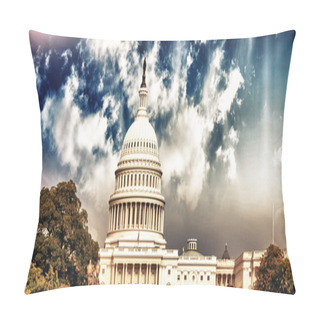 Personality  Washington Capitol With Sky And Vegetation Pillow Covers