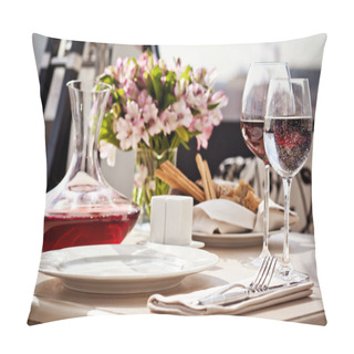 Personality  Fine Restaurant Setting Pillow Covers
