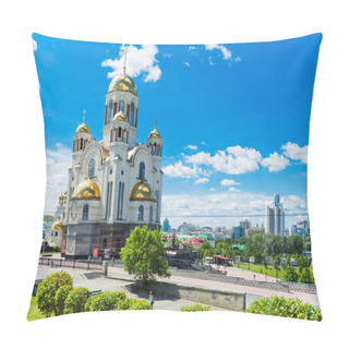 Personality  Church On Blood In Honour Of All Saints Resplendent In The Russian Land Pillow Covers