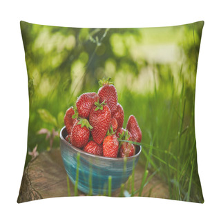 Personality  Selective Focus Of Fresh Strawberries In Bowl On Stump Pillow Covers