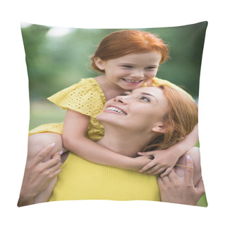 Personality  Mother Carrying Daughter Daughter On Shoulders Pillow Covers