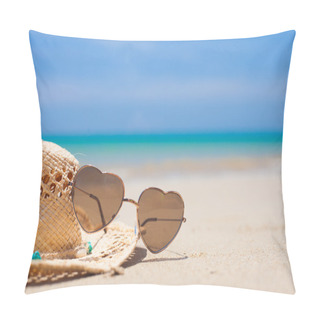 Personality  Heart Shaped Sunglasses And Straw Hat On Tropical Beach Pillow Covers