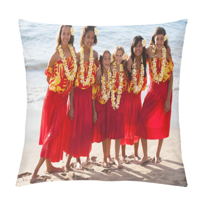 Personality  Polynesian Hula Girls In Friendship At The Ocean Pillow Covers