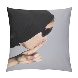 Personality  Shushing Pillow Covers