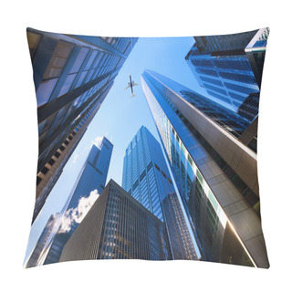 Personality  Chicago Looking Up Pillow Covers