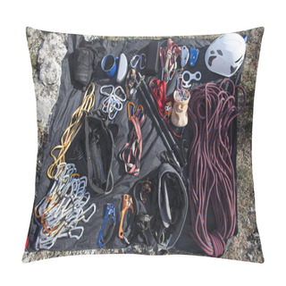 Personality  Cliffhanger.Rock Climber To Climb The Wall. Pillow Covers