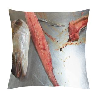 Personality  Amberjack Fish Fillet Process In Stainless Steel Pillow Covers