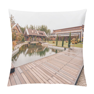 Personality  Pond And Countryside Cottages Pillow Covers