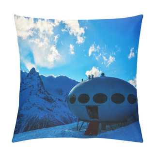 Personality  Airplane Flying Over Earth In Faded Light Pillow Covers