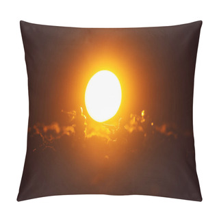Personality  Battle Scene With Toy Soldiers And Sunset On Black Background Pillow Covers