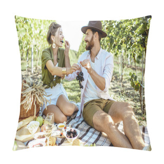 Personality  Young Couple Having A Breakfast On The Vineyard Pillow Covers