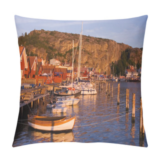 Personality  Beutiful Village By The Swedish West Coast Pillow Covers