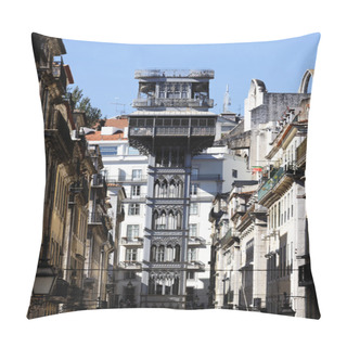 Personality  The Famous Santa Justa Elevator Pillow Covers