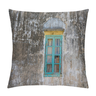 Personality  A Derelict Windows Pillow Covers