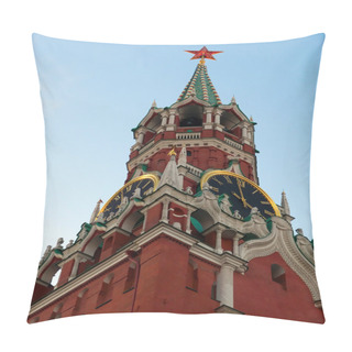 Personality  Spasskaya Tower Kremlin Pillow Covers