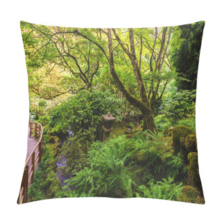 Personality  Quiet Japanese Garden Pillow Covers