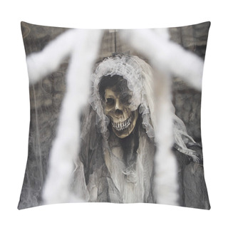 Personality  Corpse Bride In Halloween Pillow Covers