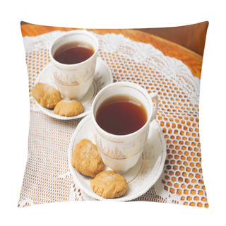 Personality  Two Tea Cups With Gold Pillow Covers