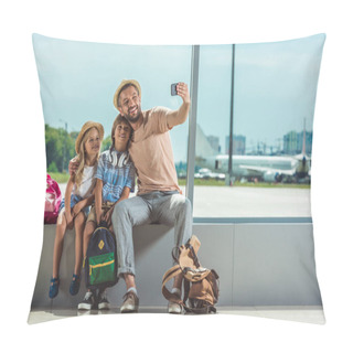 Personality  Family Taking Selfie In Airport Pillow Covers