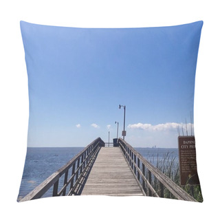Personality  Daphne, Alabama Bayfront Park On Mobile Bay  Pillow Covers